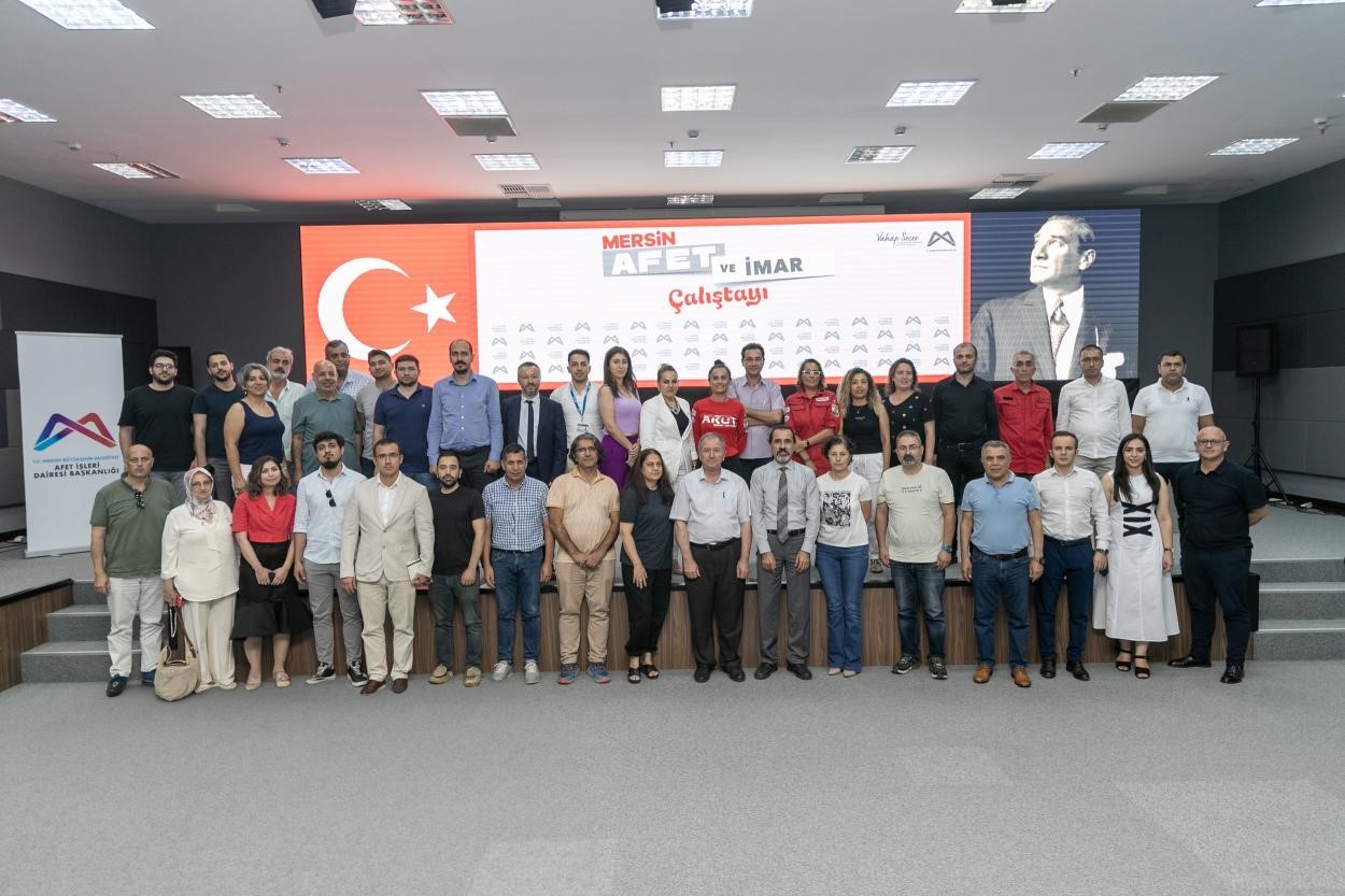 Mersin B&uuml;y&uuml;kşehir Belediyesi Afet ve İmar &Ccedil;alıştayı detayı için tıklayınız