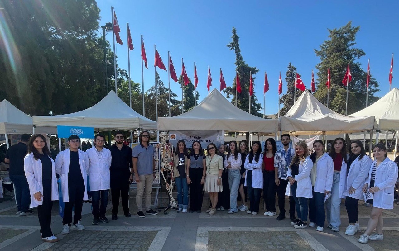 Bugün, insan bedeninin gizemini çözmeye adanmış bilimin günü: Dünya Anatomi Günü! detayı için tıklayınız